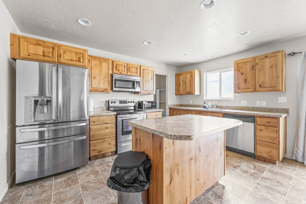 437 TOPAZ DR Santaquin, UT 84655