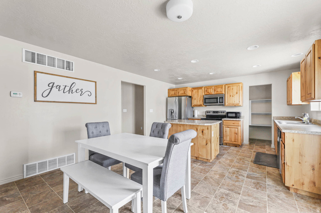 437 TOPAZ DR Santaquin, UT 84655