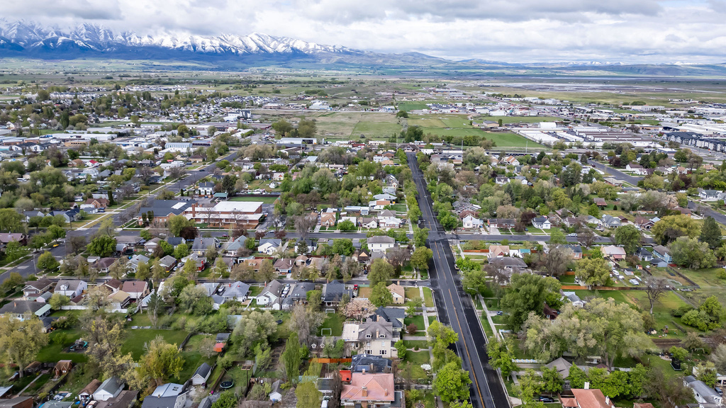 324 W CENTER ST Logan, UT 84321