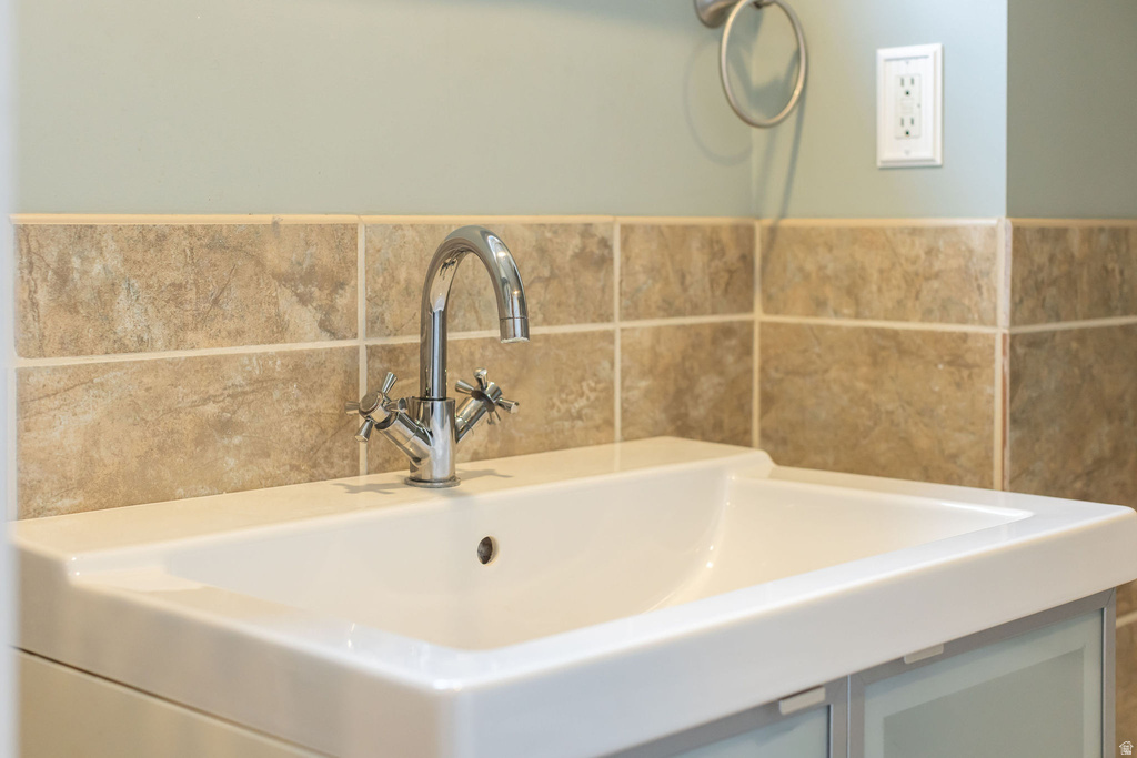 324 W CENTER ST Logan, UT 84321