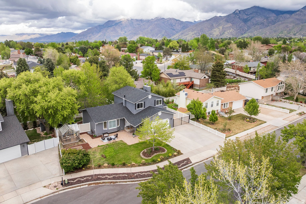 2027 E 10095 S Sandy, UT 84092