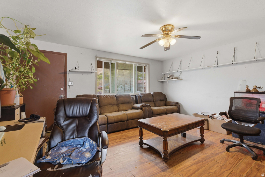 1290 E 100 S Springville, UT 84663