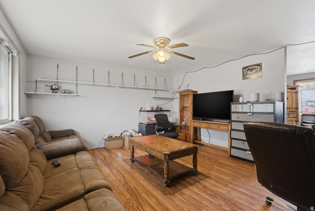 1290 E 100 S Springville, UT 84663