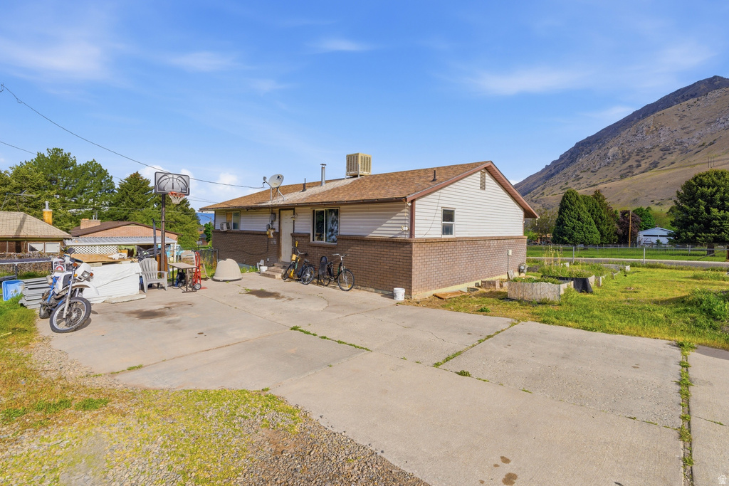 1290 E 100 S Springville, UT 84663