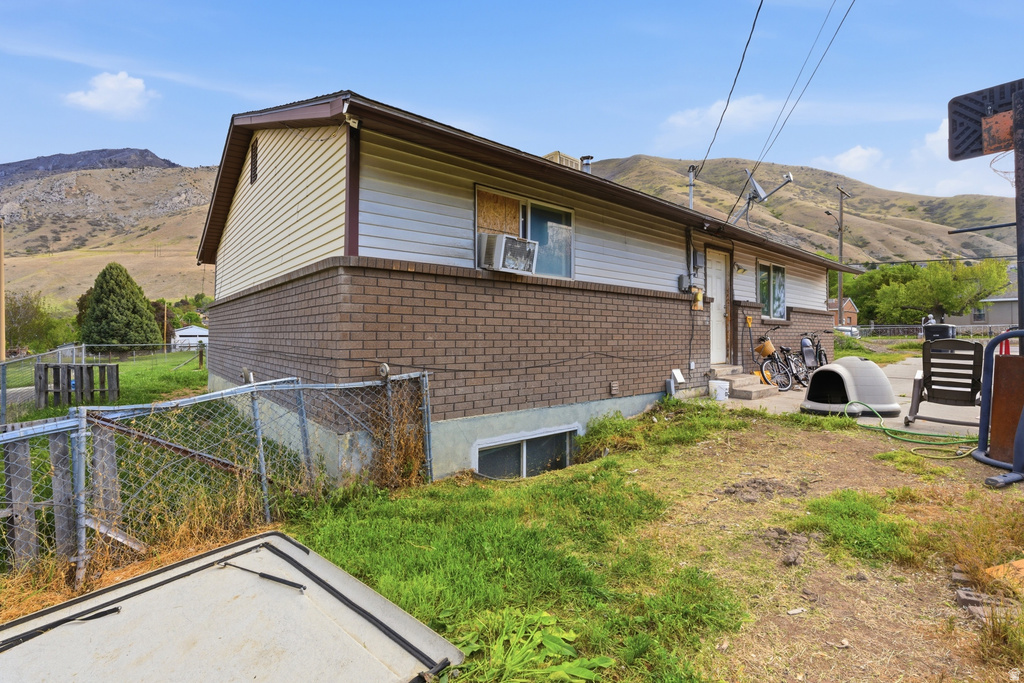 1290 E 100 S Springville, UT 84663