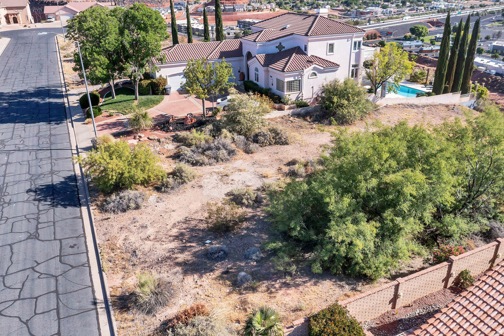 318  CREST LINE CIR St. George, UT 84790