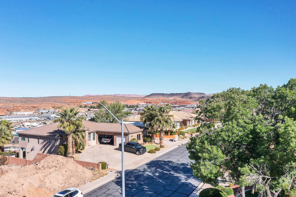 318  CREST LINE CIR St. George, UT 84790