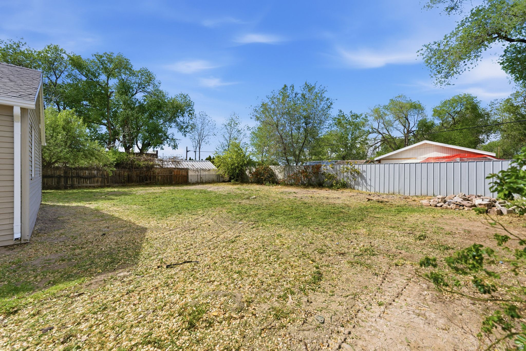 1614 W SUNSET AVE West Valley City, UT 84119