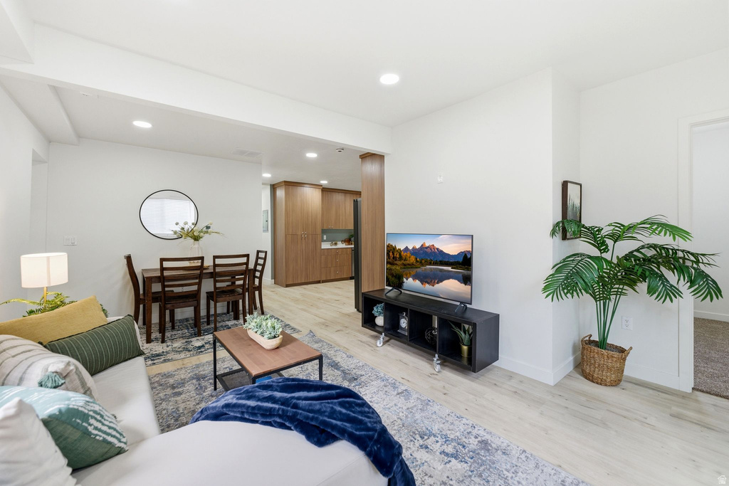 1614 W SUNSET AVE West Valley City, UT 84119