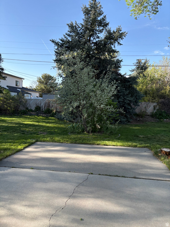 1779 E MOORDALE LN Holladay, UT 84117