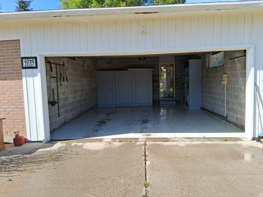 1779 E MOORDALE LN Holladay, UT 84117