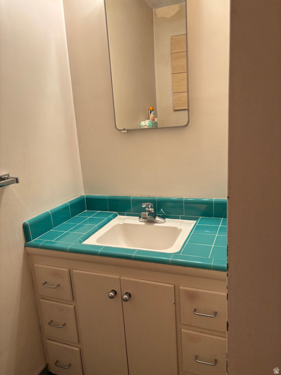 1779 E MOORDALE LN Holladay, UT 84117