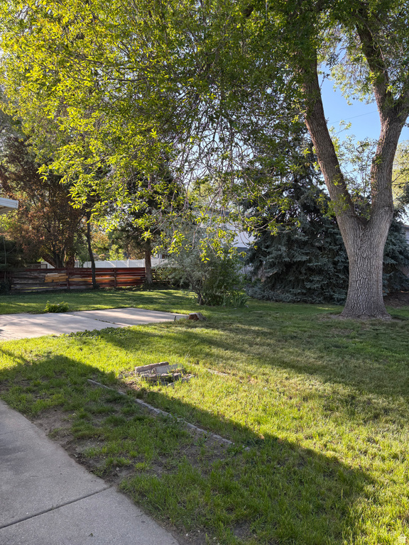 1779 E MOORDALE LN Holladay, UT 84117