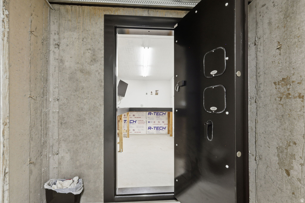 1924 W PEARL PARK CIR Kaysville, UT 84037