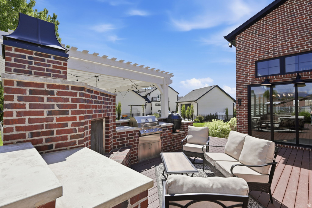 1924 W PEARL PARK CIR Kaysville, UT 84037