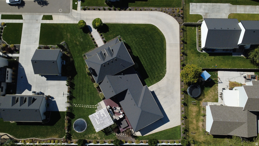 1924 W PEARL PARK CIR Kaysville, UT 84037