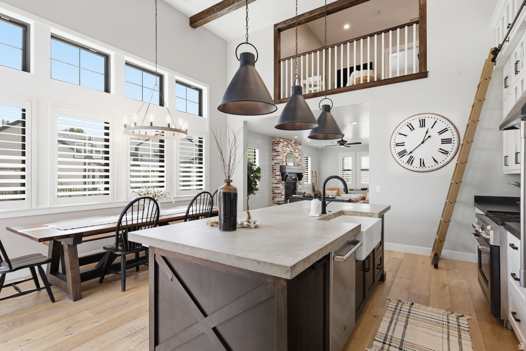 1924 W PEARL PARK CIR Kaysville, UT 84037