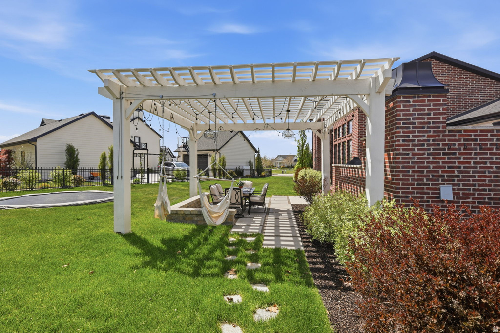 1924 W PEARL PARK CIR Kaysville, UT 84037