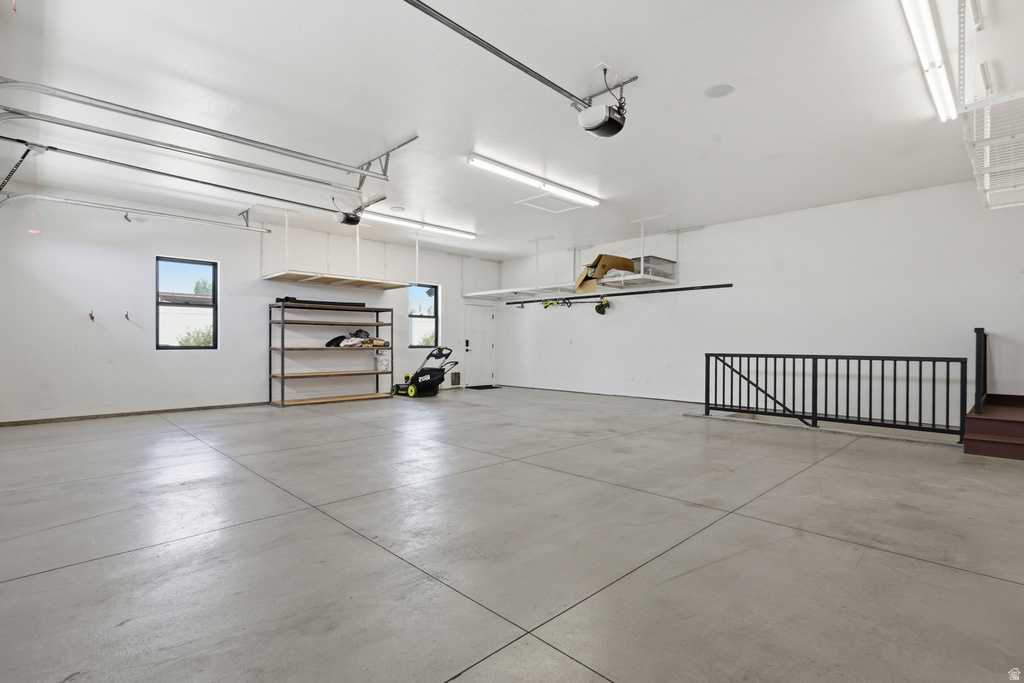 1924 W PEARL PARK CIR Kaysville, UT 84037