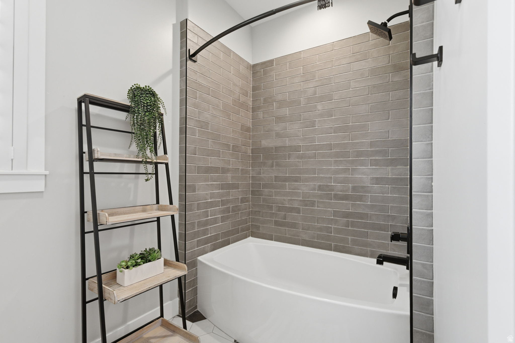 1924 W PEARL PARK CIR Kaysville, UT 84037