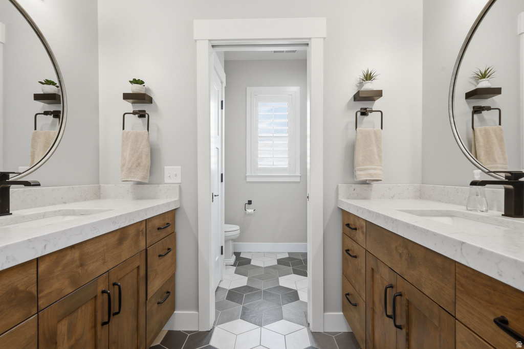 1924 W PEARL PARK CIR Kaysville, UT 84037