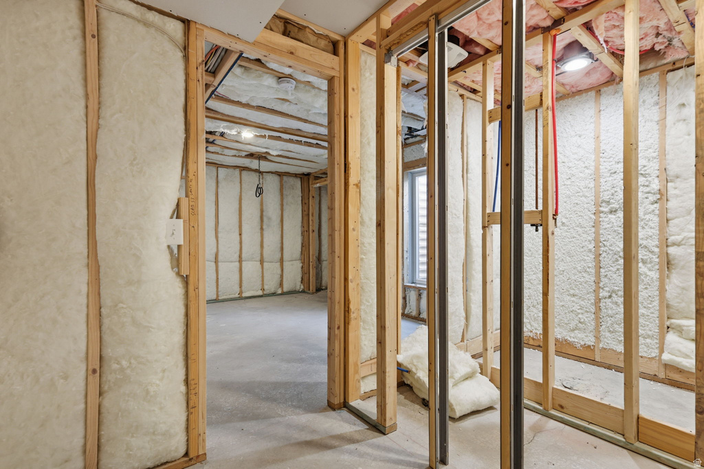 1924 W PEARL PARK CIR Kaysville, UT 84037