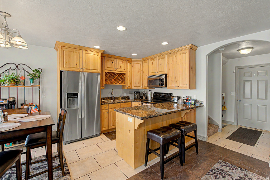 266 E TWIN BRIDGES LN Midvale, UT 84047