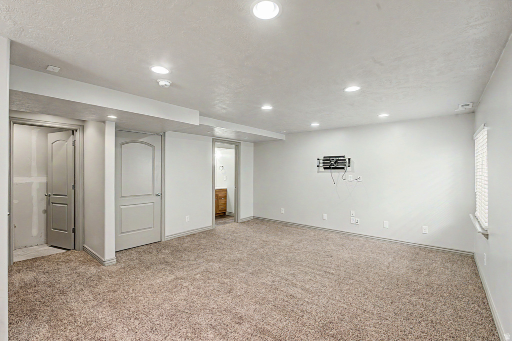 266 E TWIN BRIDGES LN Midvale, UT 84047