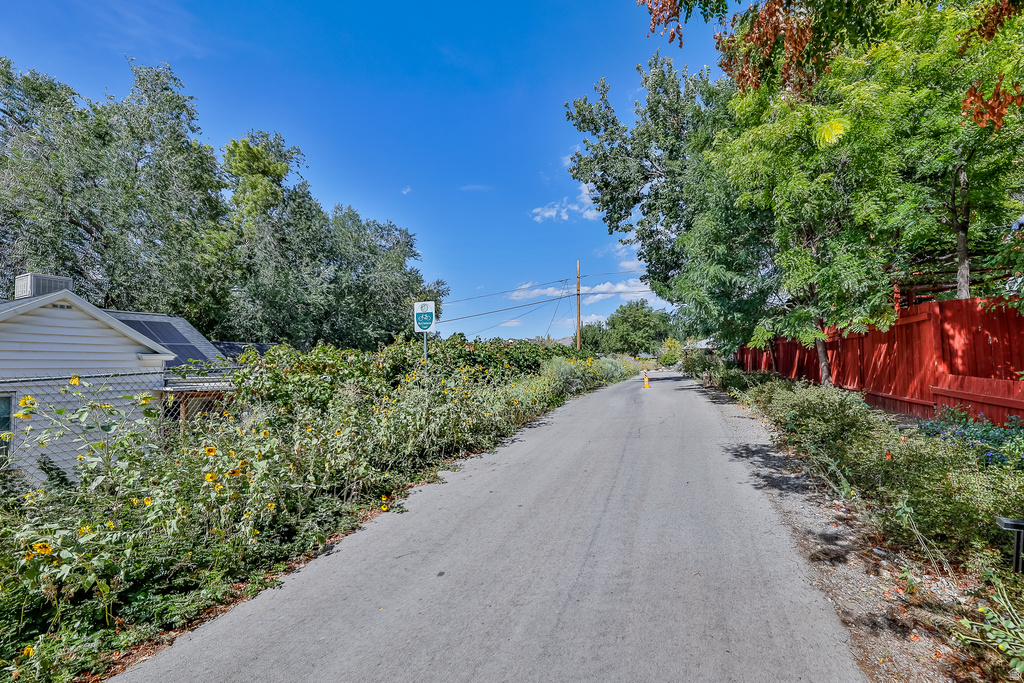 1219 E KENSINGTON AVE Salt Lake City, UT 84105