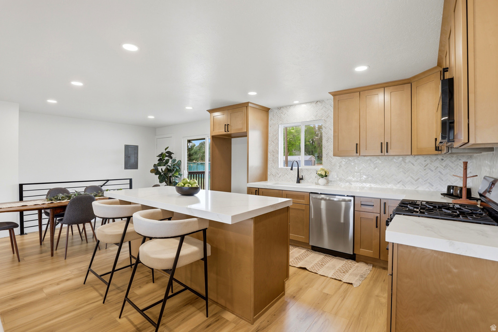 8643 S VAQUERO DR Sandy, UT 84094