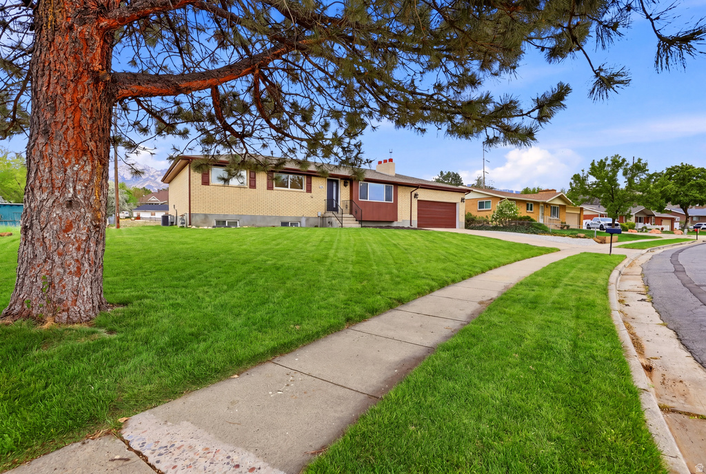 8643 S VAQUERO DR Sandy, UT 84094
