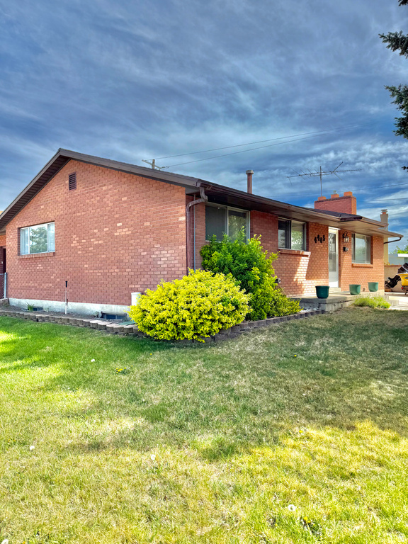 4405 S FAIRLANE CIR West Valley City, UT 84120