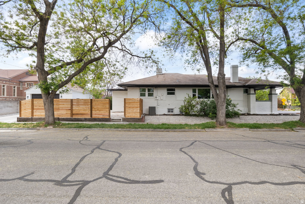 938 E HOLLYWOOD AVE Salt Lake City, UT 84105