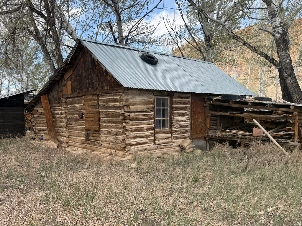 10429 E 4TH ST Randlett, UT 84063