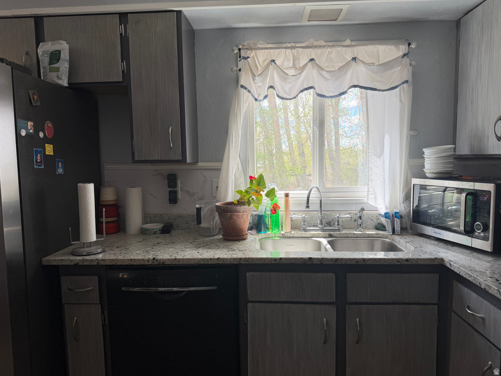 10429 E 4TH ST Randlett, UT 84063