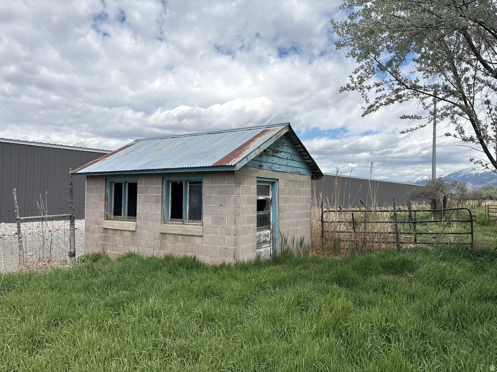 1410 W 2700 S Perry, UT 84302