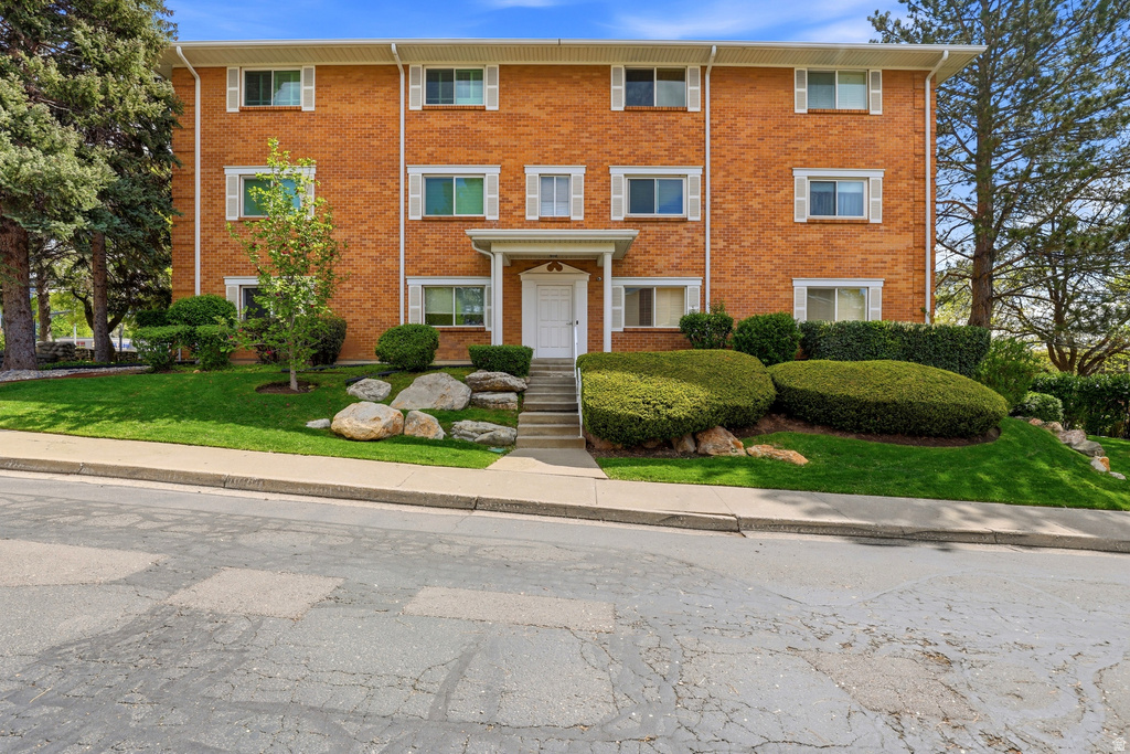 2760 S HIGHLAND DR #APT 4 Salt Lake City, UT 84106