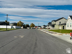 954 N WAHLEN WAY Harrisville, UT 84404