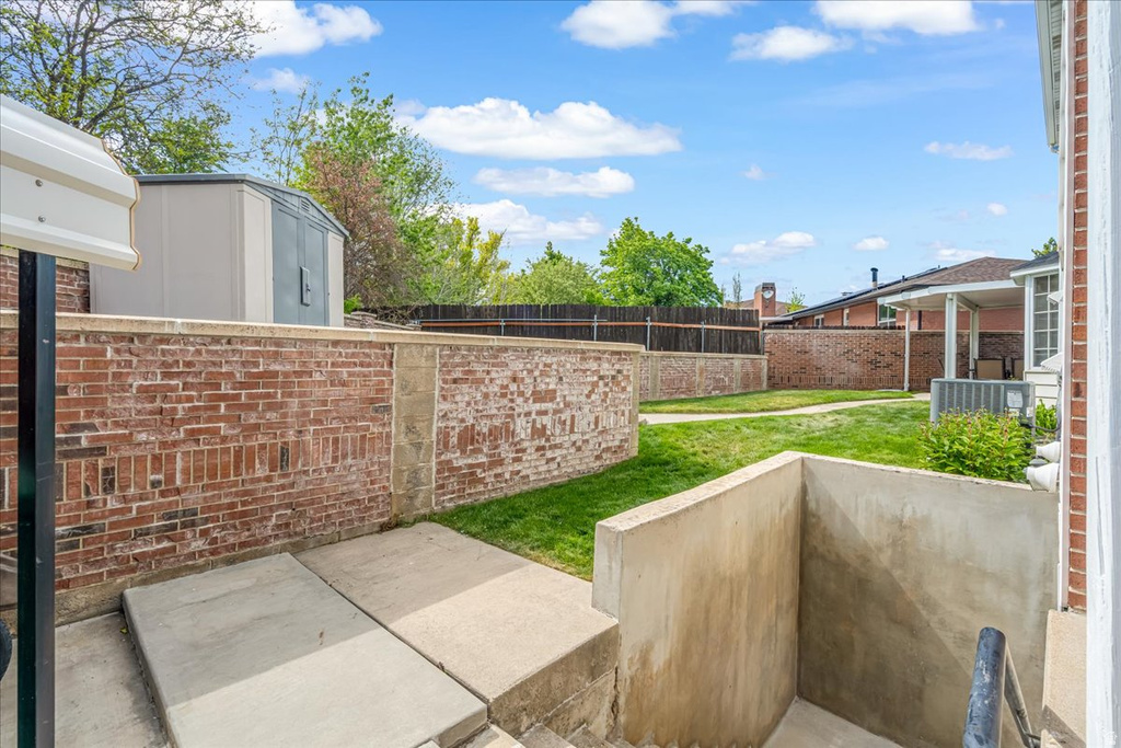 338 E SHAMROCK DR Murray, UT 84107