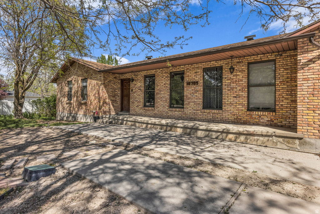 10705 S 300 E Sandy, UT 84070