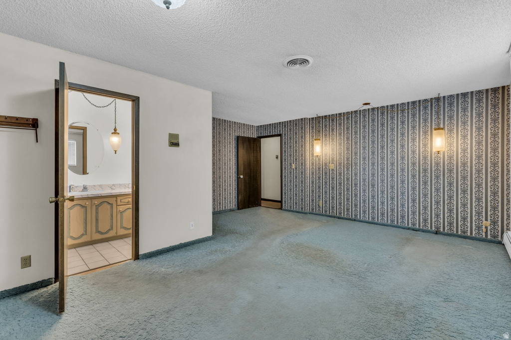 10705 S 300 E Sandy, UT 84070