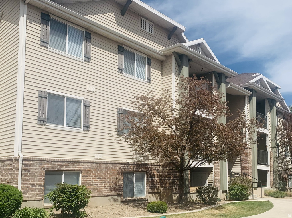 8198 N CEDAR SPRINGS RD #APT 5 Eagle Mountain, UT 84005