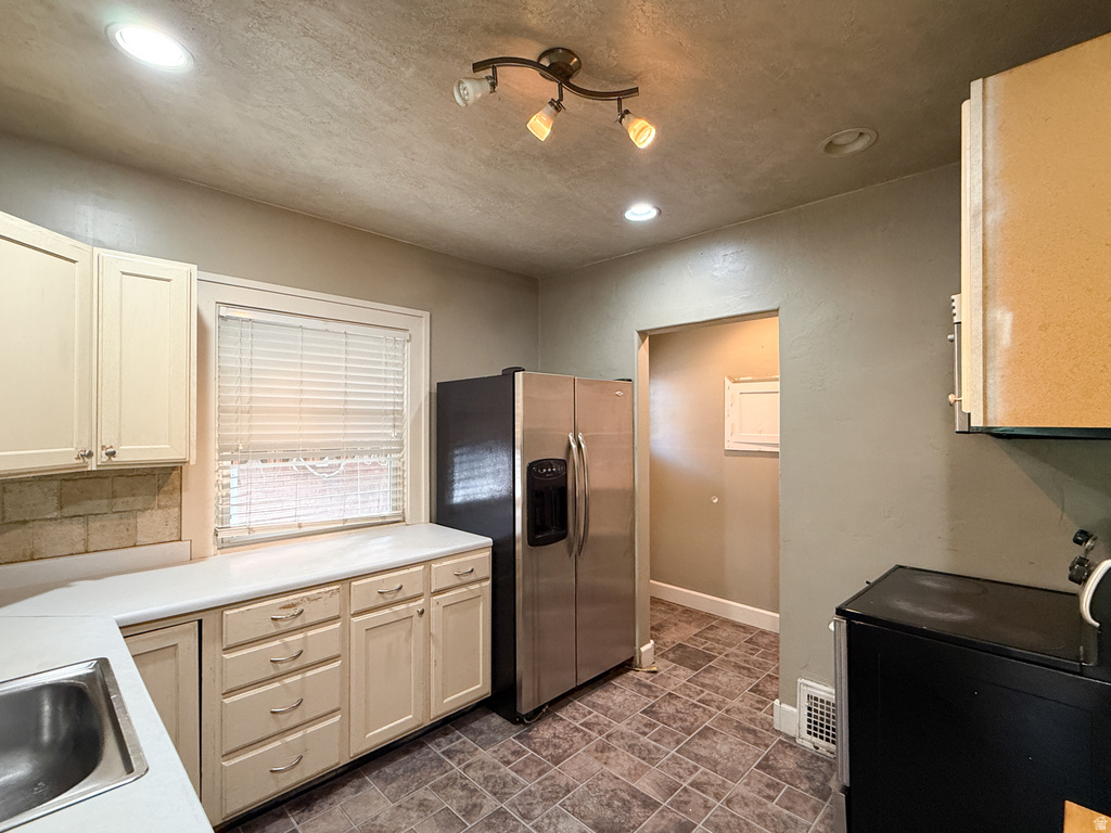 1476 LAKE ST Ogden, UT 84401