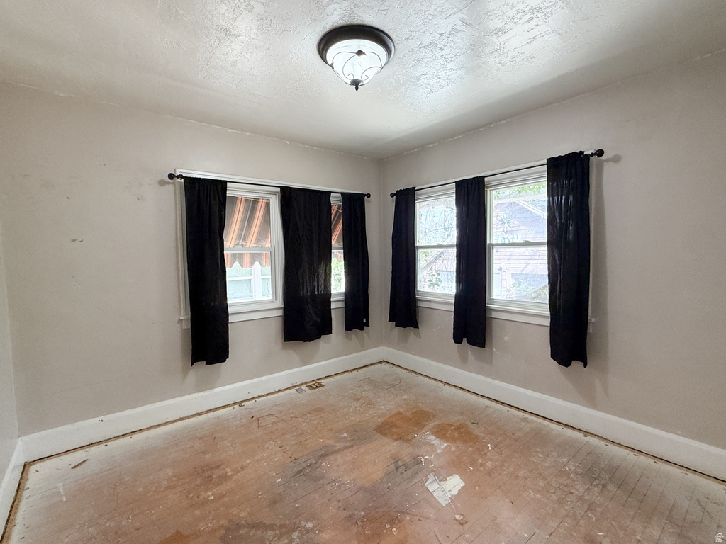 1476 LAKE ST Ogden, UT 84401