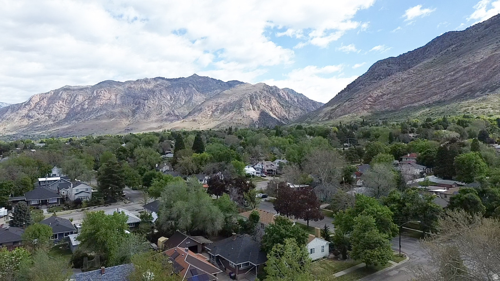 1476 LAKE ST Ogden, UT 84401