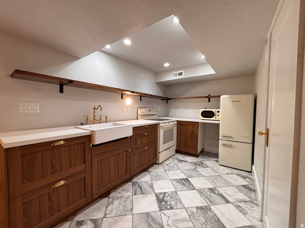 45 W CENTER ST Orangeville, UT 84537