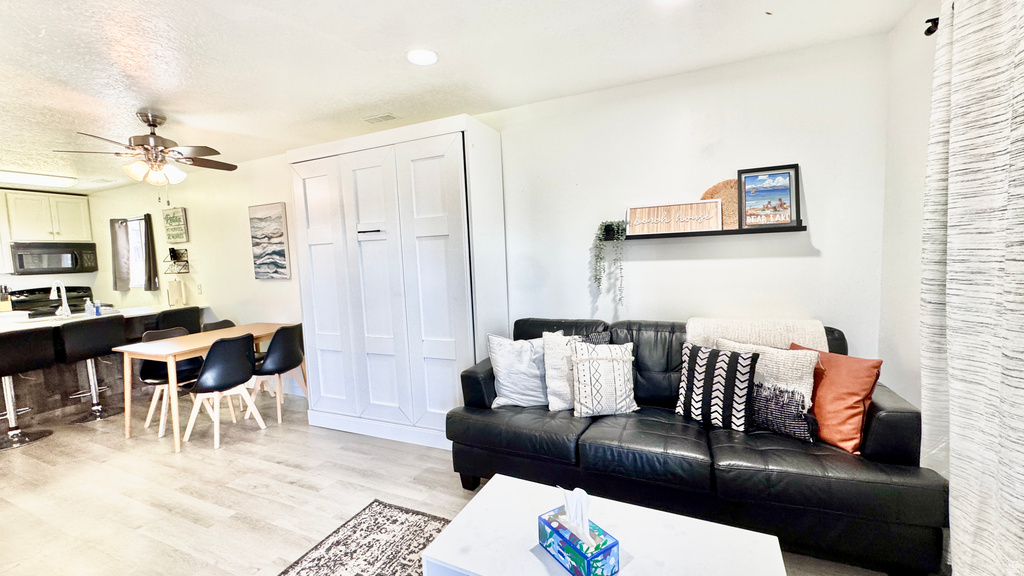 929 HARBOR VLG #220 Garden City, UT 84028