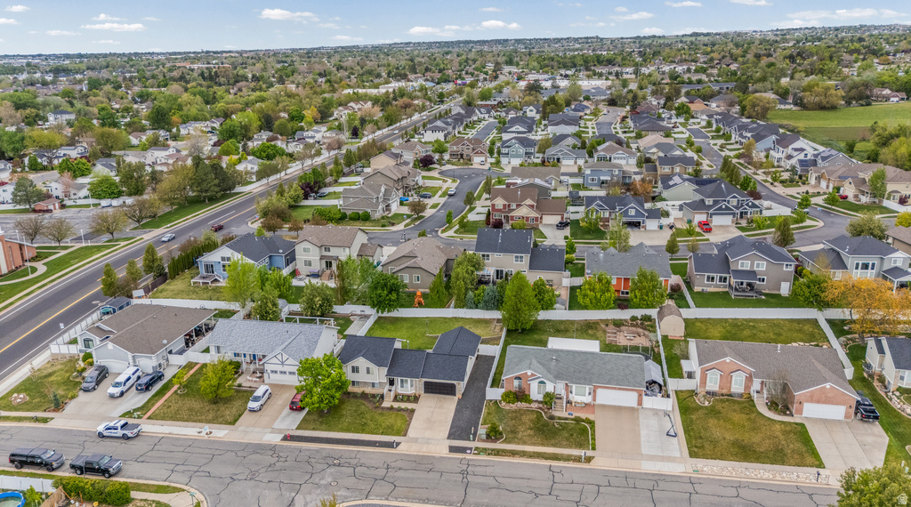 3 E ALFRED AVE Kaysville, UT 84037