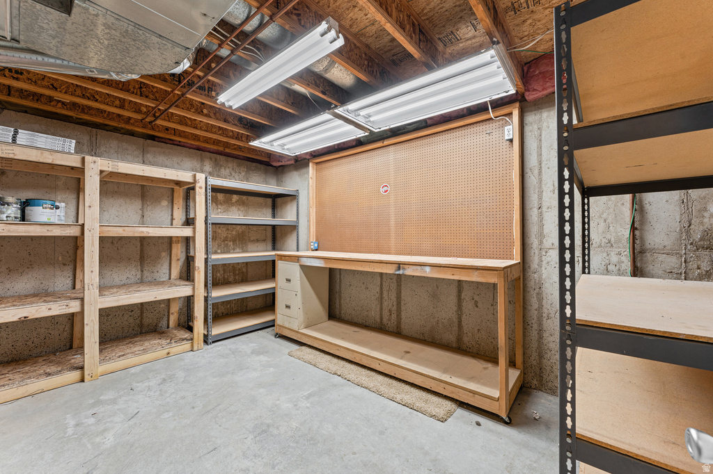 3 E ALFRED AVE Kaysville, UT 84037