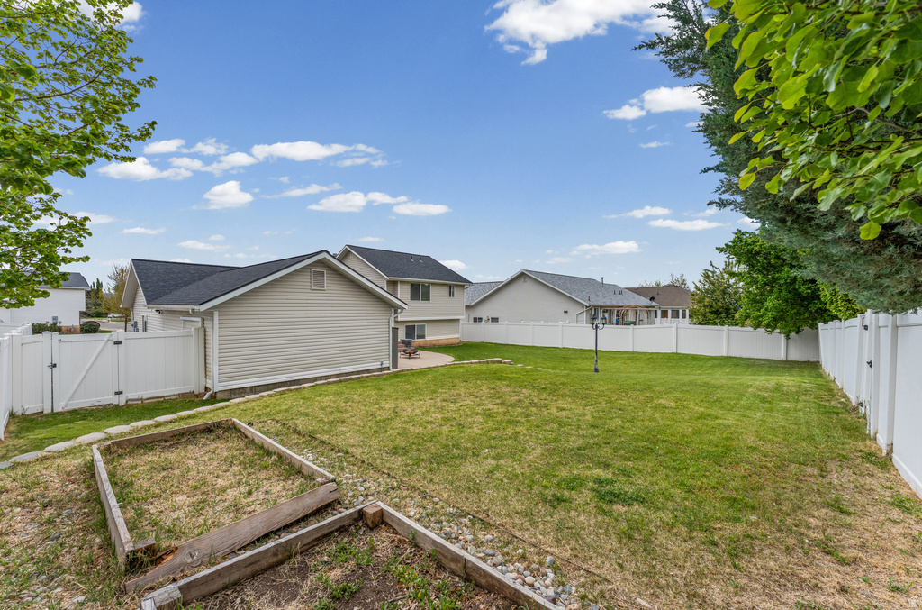 3 E ALFRED AVE Kaysville, UT 84037